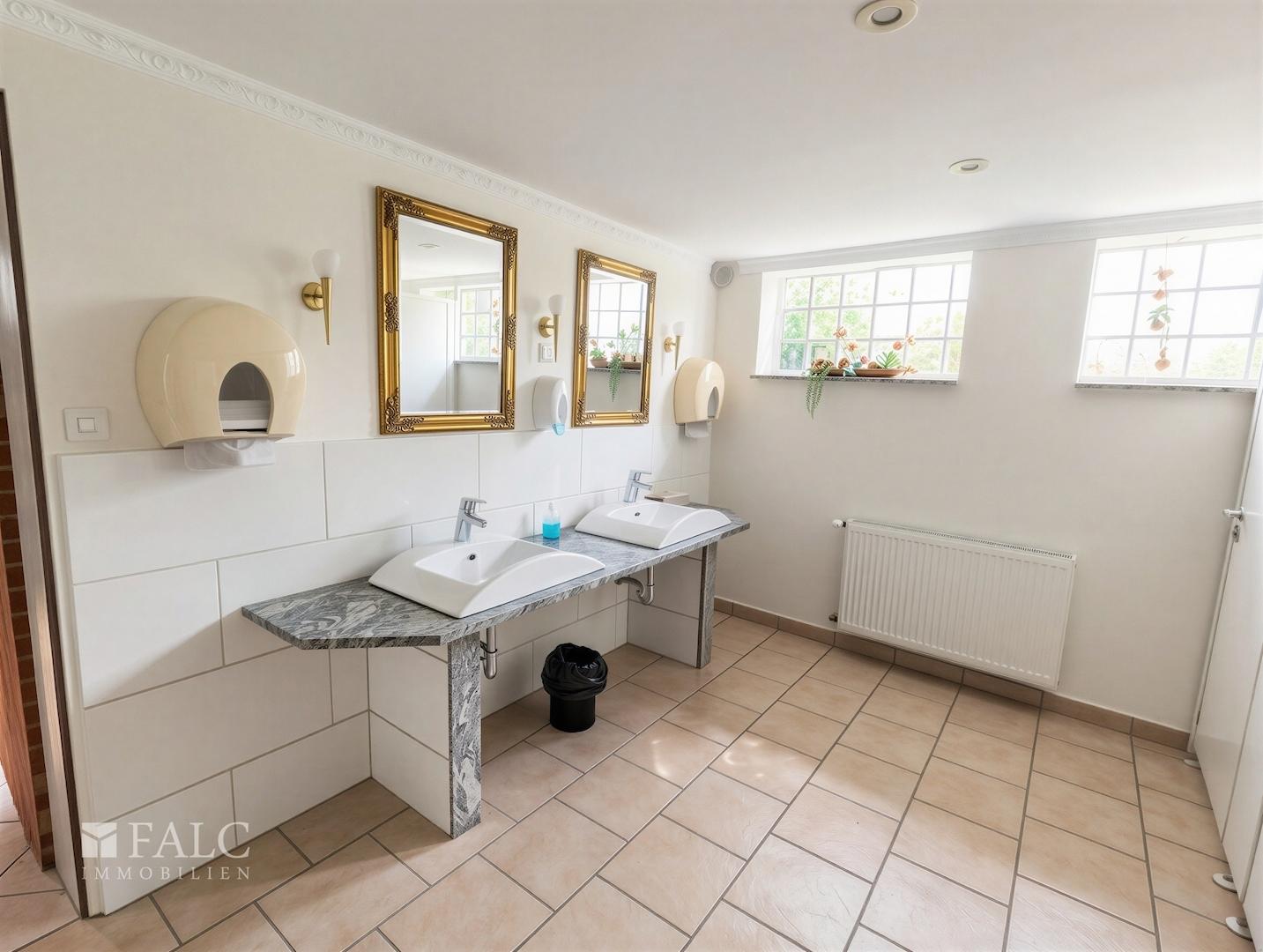 Toilettenanlage Goldener Saal u. Kegelbahn