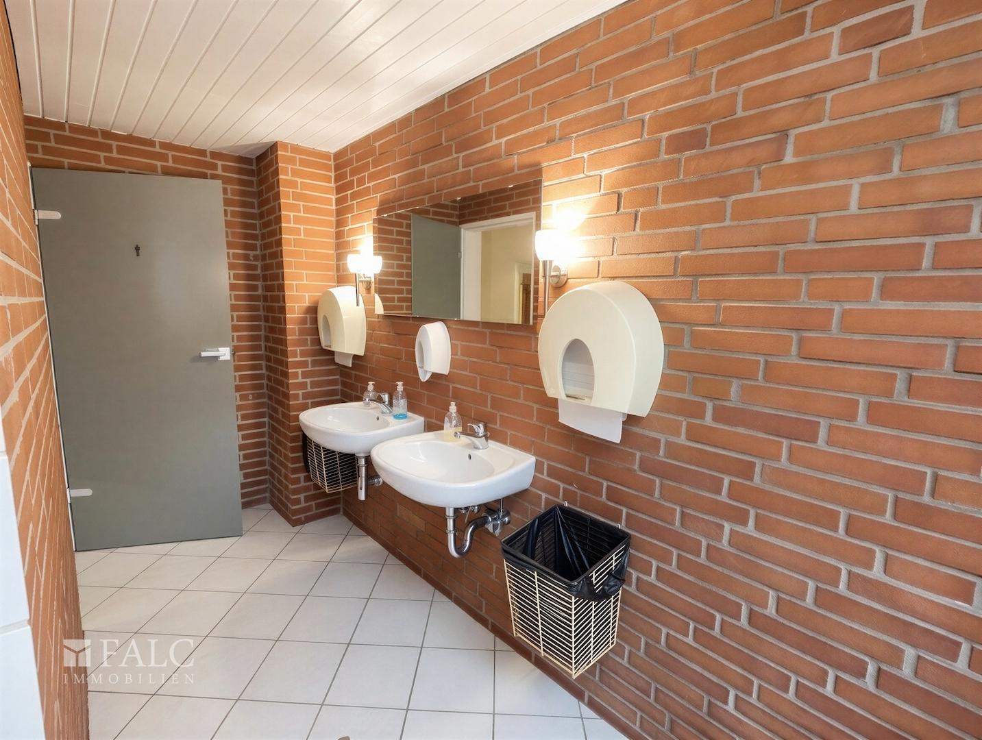 Toilettenanlage Goldener Saal u. Kegelbahn