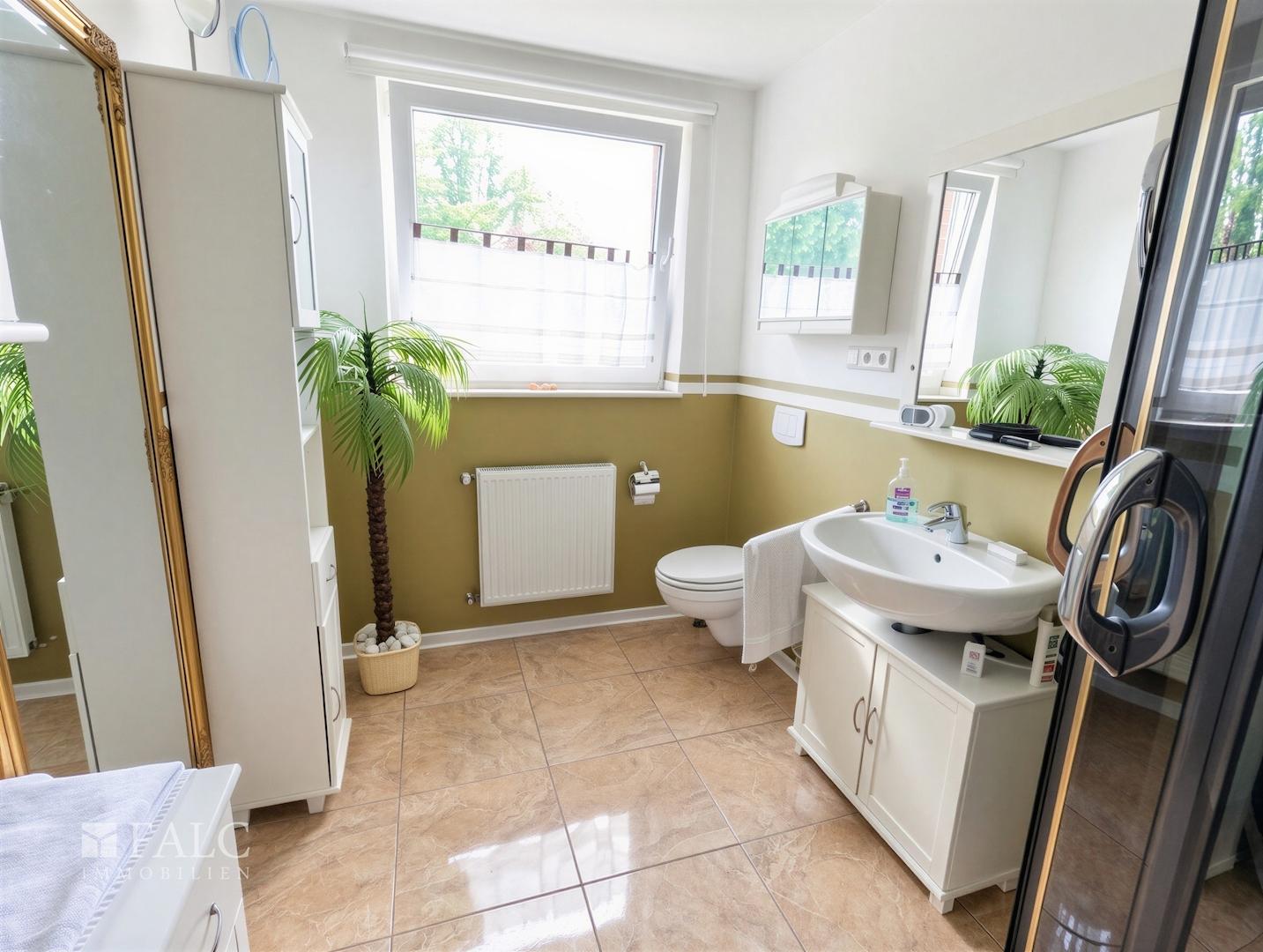 Wohnung OG Badezimmer