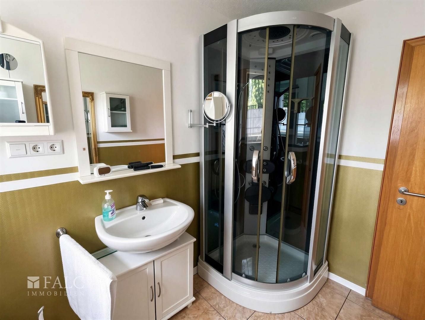 Wohnung OG Badezimmer