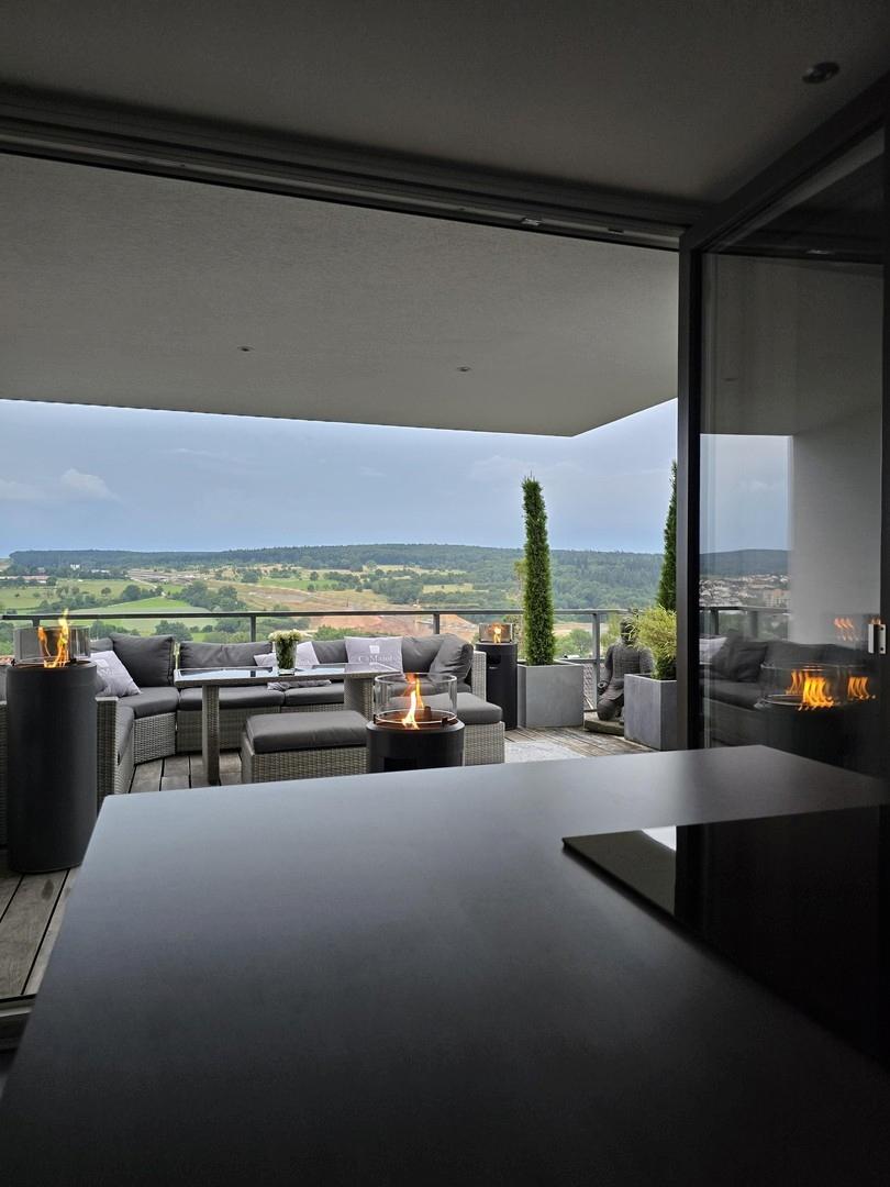 Küche, Blick auf Terrasse