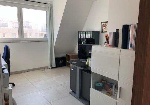 Kinderzimmer/ Büro 1