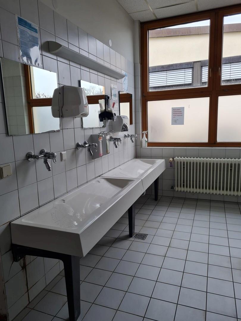 Herren WC Bereich