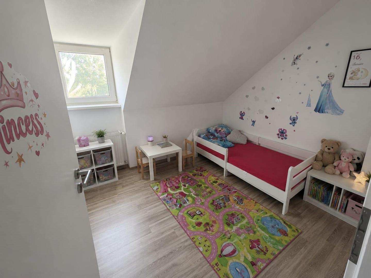 Kinderzimmer 1 (eingerichtet)