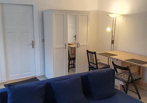 Wohnzimmer/ Kleiderschrank