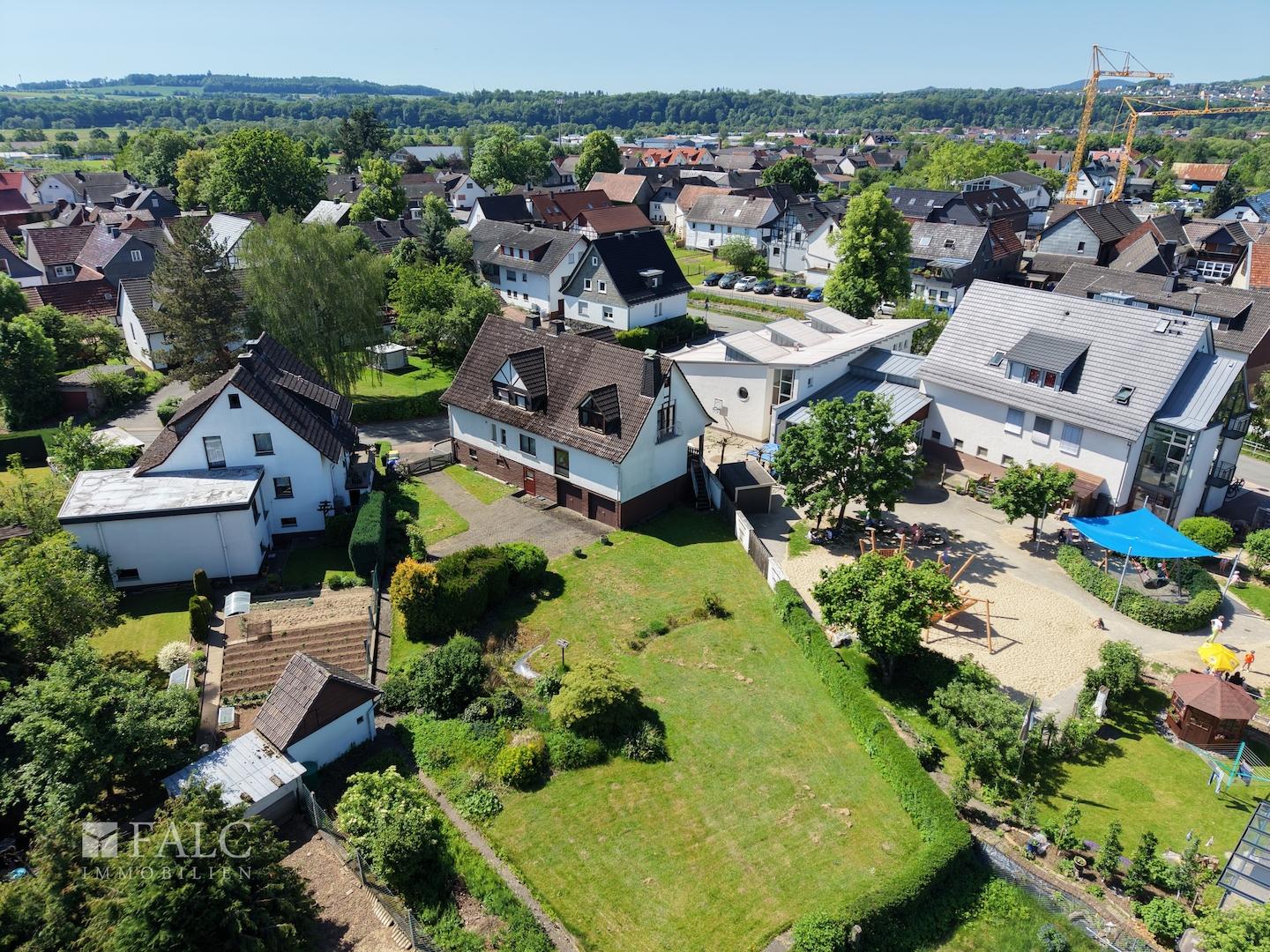 Drohnenansicht Haus und Garten
