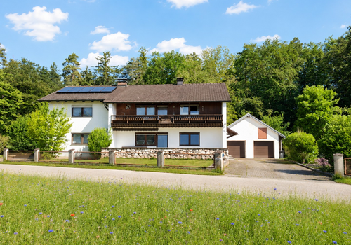 Doppelgarage links und rechts