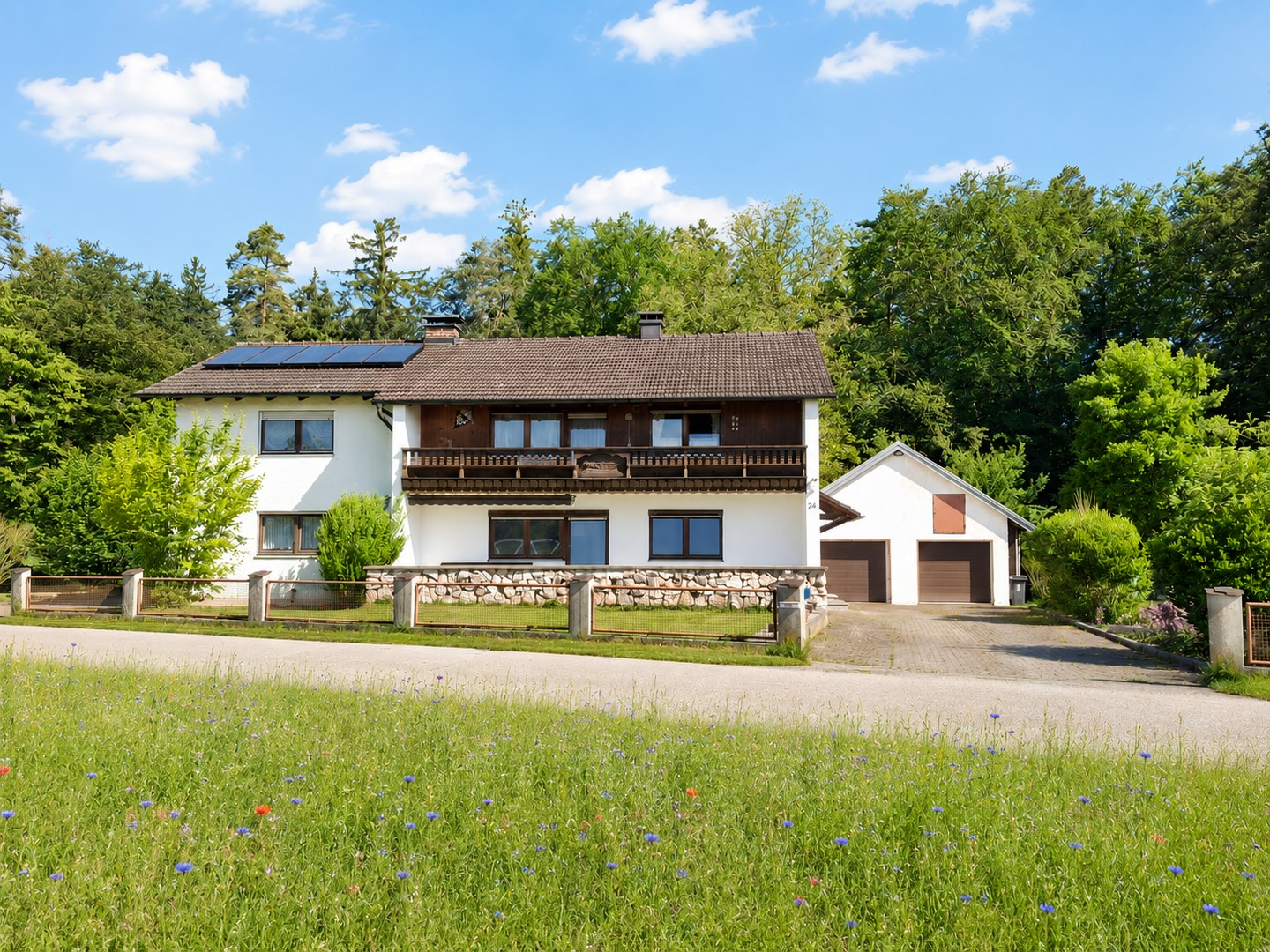 Doppelgarage links und rechts