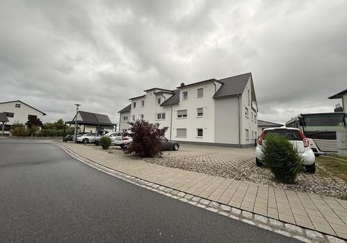 Hausansicht und Hof