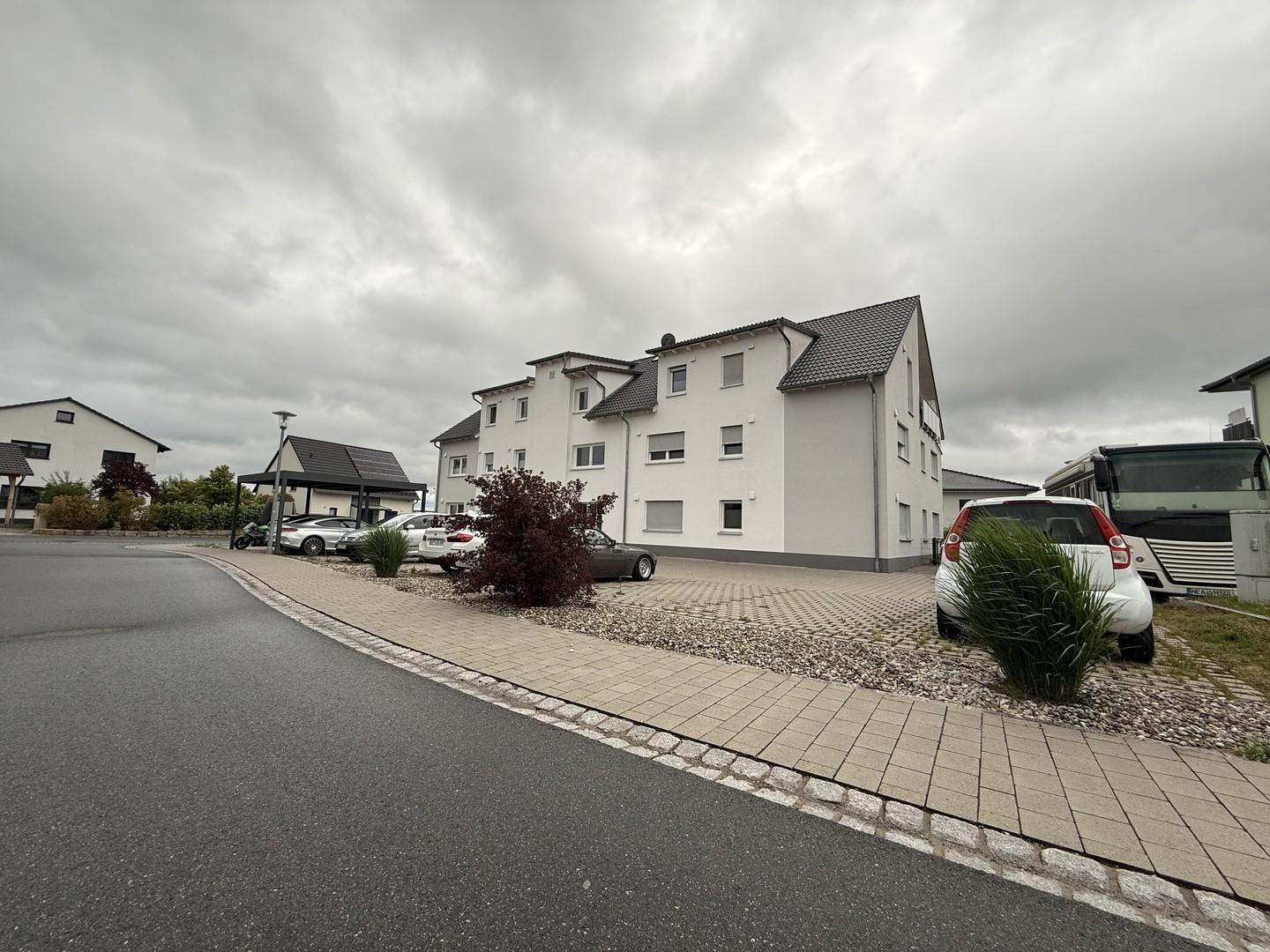 Hausansicht und Hof