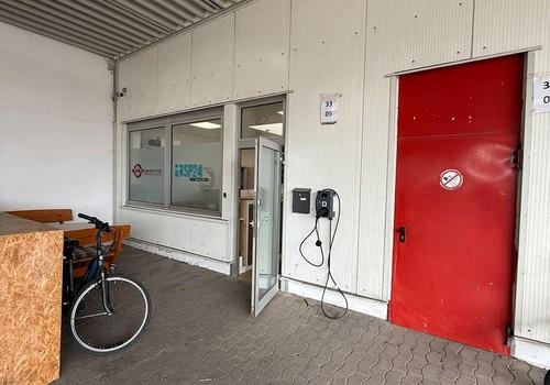Büroeingang, Lagereingang
