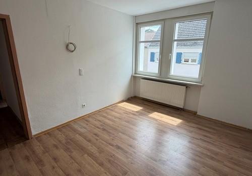 erstes Zimmer