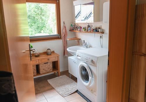 Modernes Badezimmer