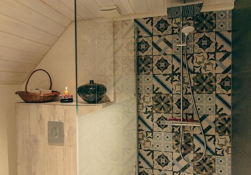 Modernes Badezimmer
