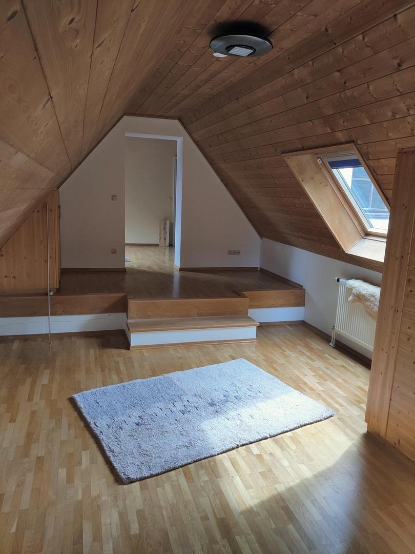 Schlafzimmer über der Garage
