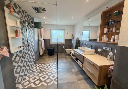 Badezimmer EG