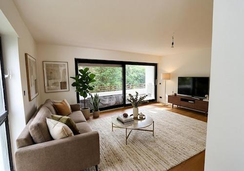 Wohnzimmer möbliert