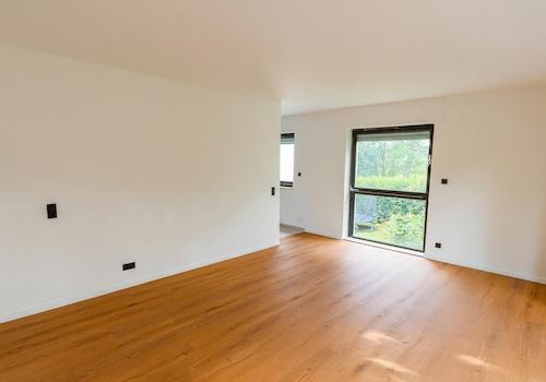 Wohnzimmer zurKüche unmöbliert
