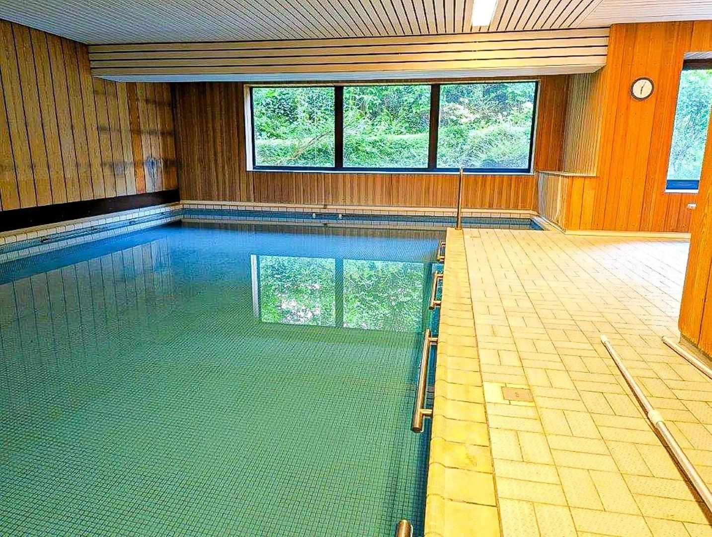 Schwimmbad vor Sanierung