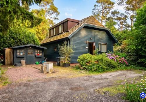 kaufen-freistehendes-ferienhaus-doornspijk-aussenansicht-gartenhaus-recreatieadviseurs-vakantiehuistekoop-nl.jpg