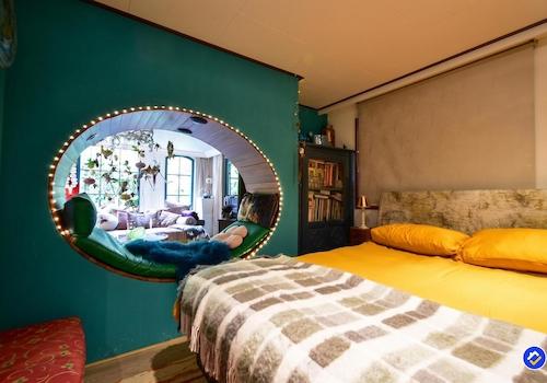 kaufen-freistehendes-ferienhaus-doornspijk-schlafzimmer-runder-durchblick-recreatieadviseurs-vakantiehuistekoop-nl-18.jpg