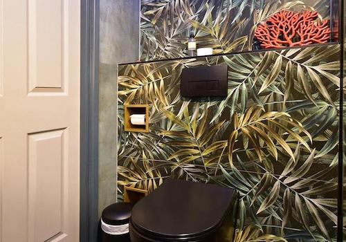 kaufen-freistehendes-ferienhaus-doornspijk-toilette-erstes-badezimmer-mattschwarz-design-recreatieadviseurs-vakantiehuistekoop-nl-21.jpg