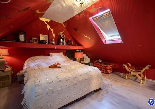 kaufen-freistehendes-ferienhaus-doornspijk-zweites-schlafzimmer-rot-gold-design-recreatieadviseurs-vakantiehuistekoop-nl-26.jpg