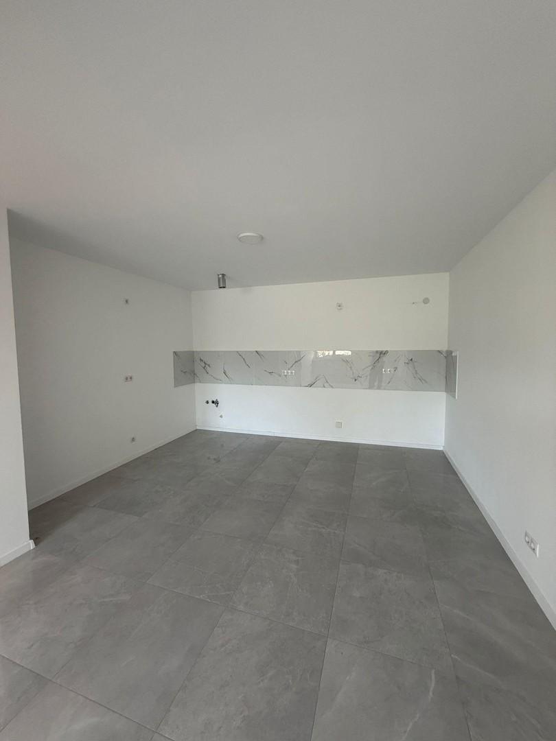 erstes Zimmer