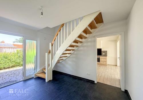 Flur mit Treppe