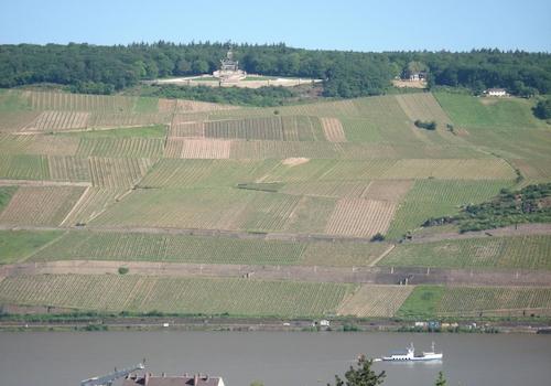 Blick Balkon zum N.-Denkmal