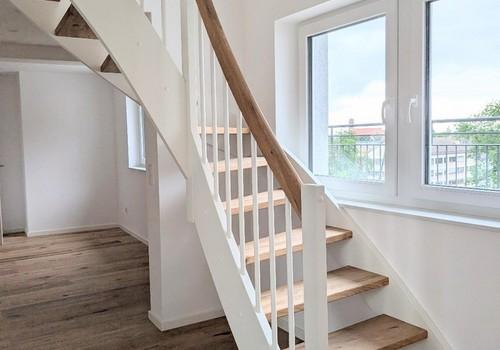 Treppe zur Ebene 2