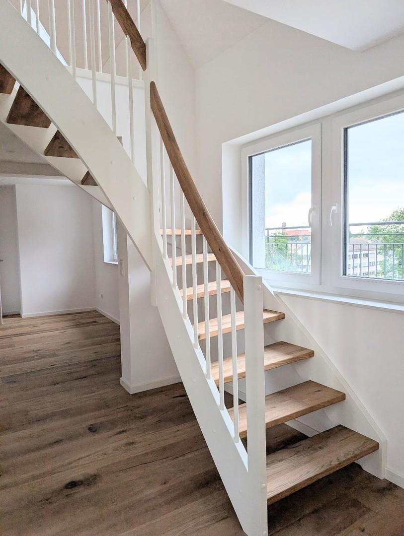 Treppe zur Ebene 2