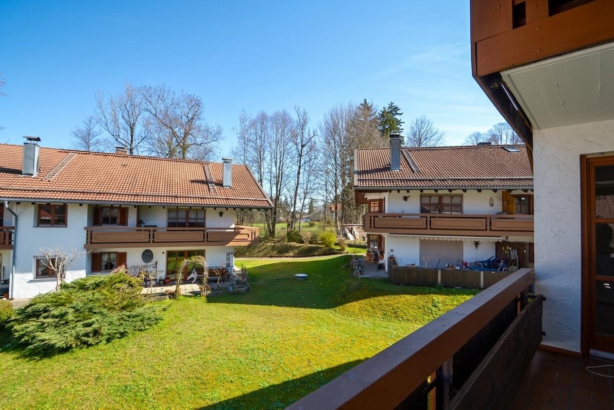 Schöner Blick vom Balkon im Obergeschoss