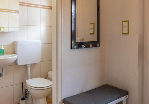 Viel Platz drinnen und draußen – gepflegte Doppelhaushälfte für Familien
