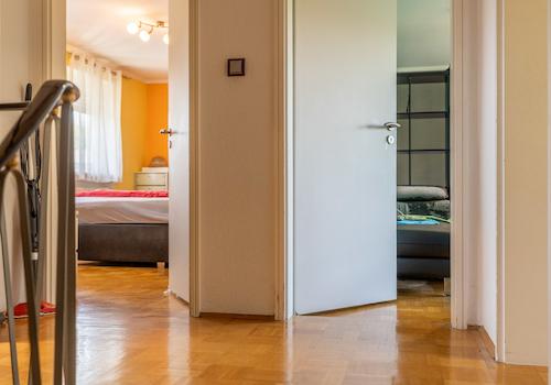 Viel Platz drinnen und draußen – gepflegte Doppelhaushälfte für Familien