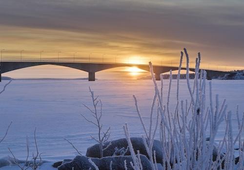 die Brücke zur Insel
