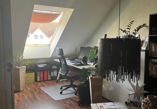 Arbeits-Dachzimmer