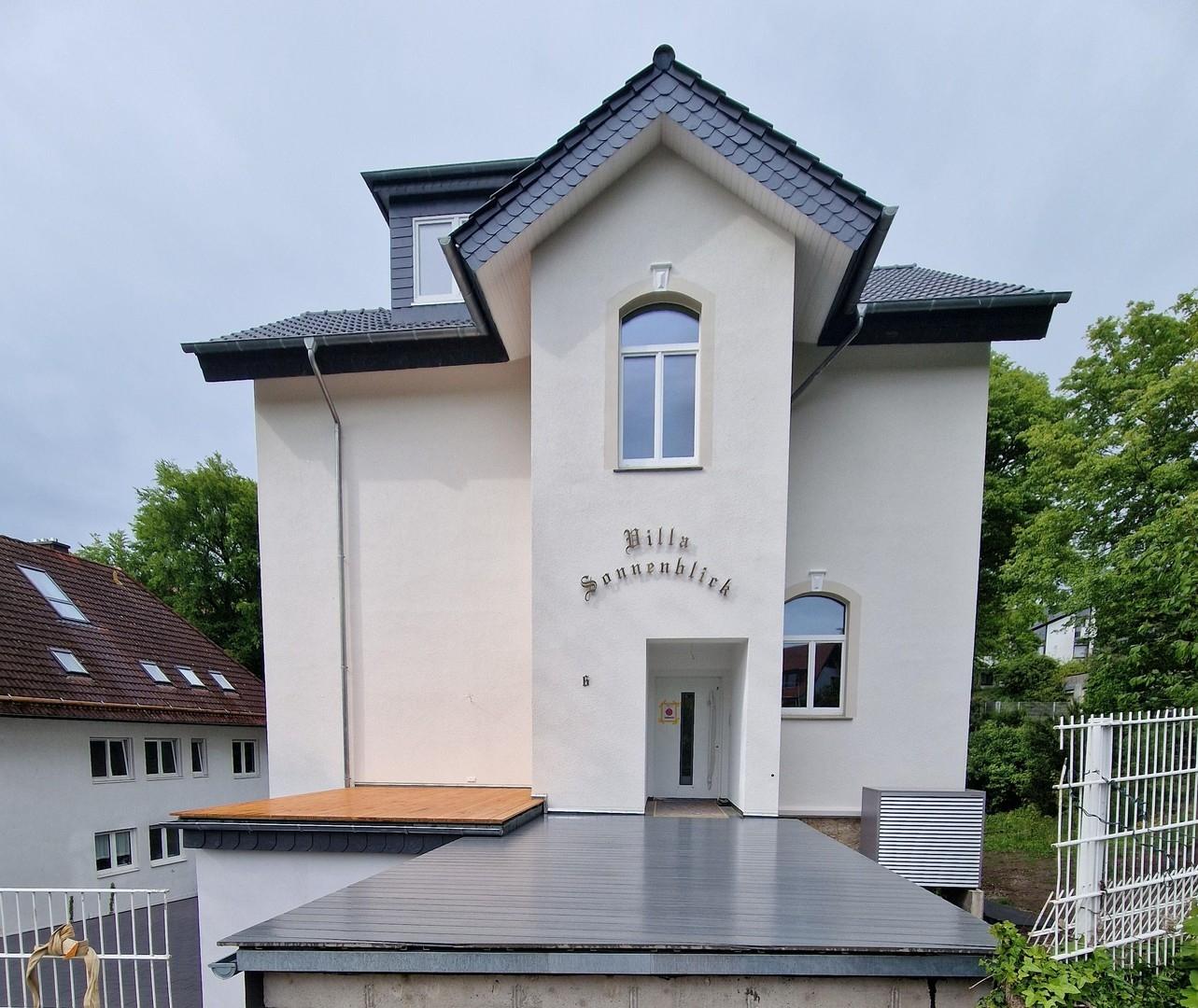 Eingang (noch ohne Geländer)