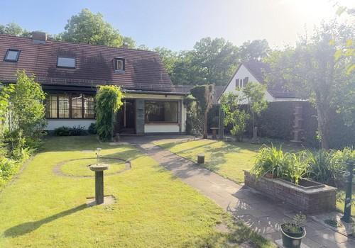 Gartenansicht Blick zum Haus