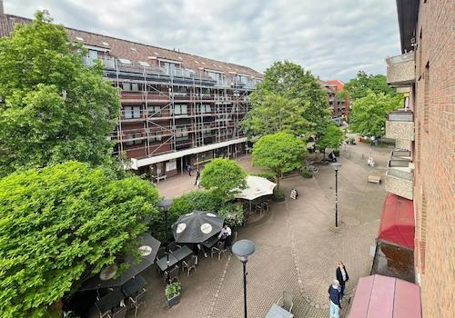 Blick vom Nordwest-Balkon über die Einkaufzeile