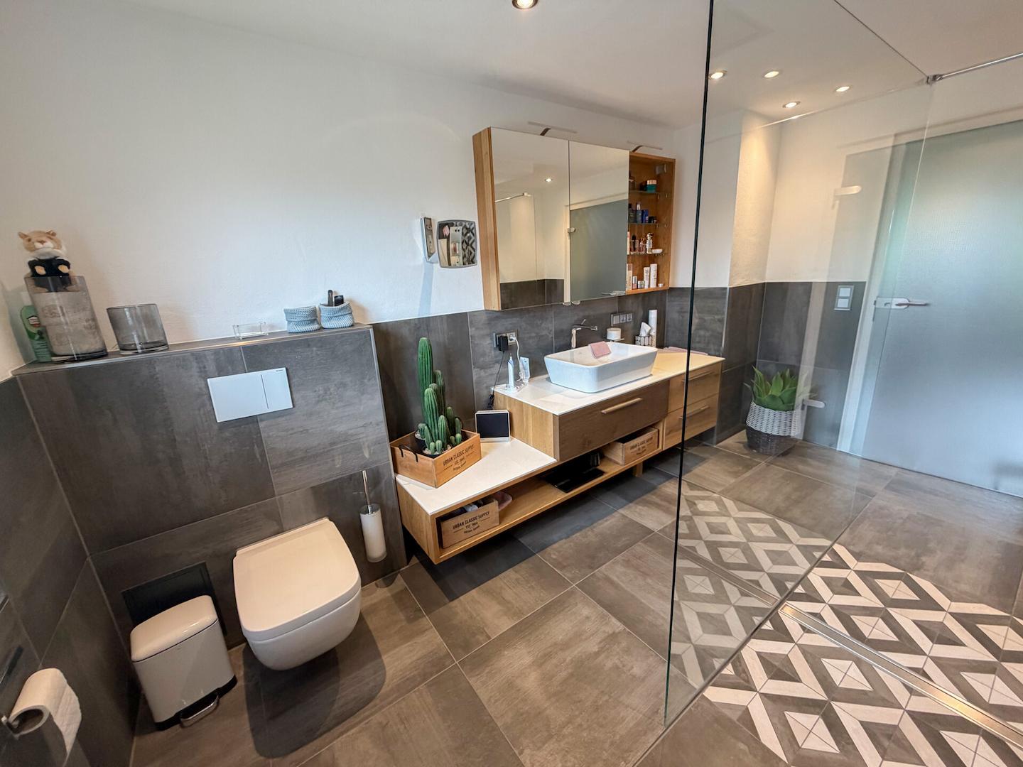 Badezimmer EG