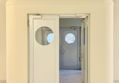 Verkaufsraum mit Windfang
