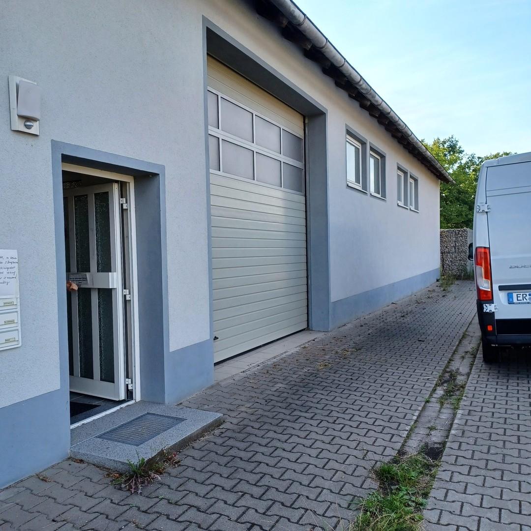Straßenfront