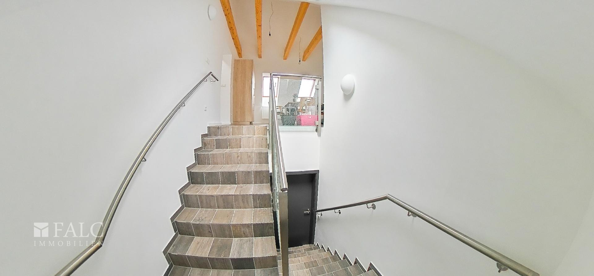 Treppe zum Dachgeschoss 