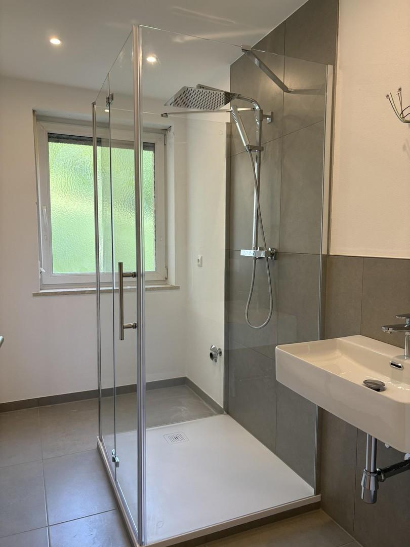 Bad mit Dusche, WA-Anschluss