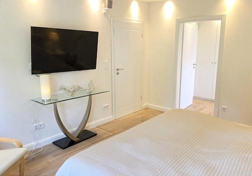 Schlafzimmer (2)