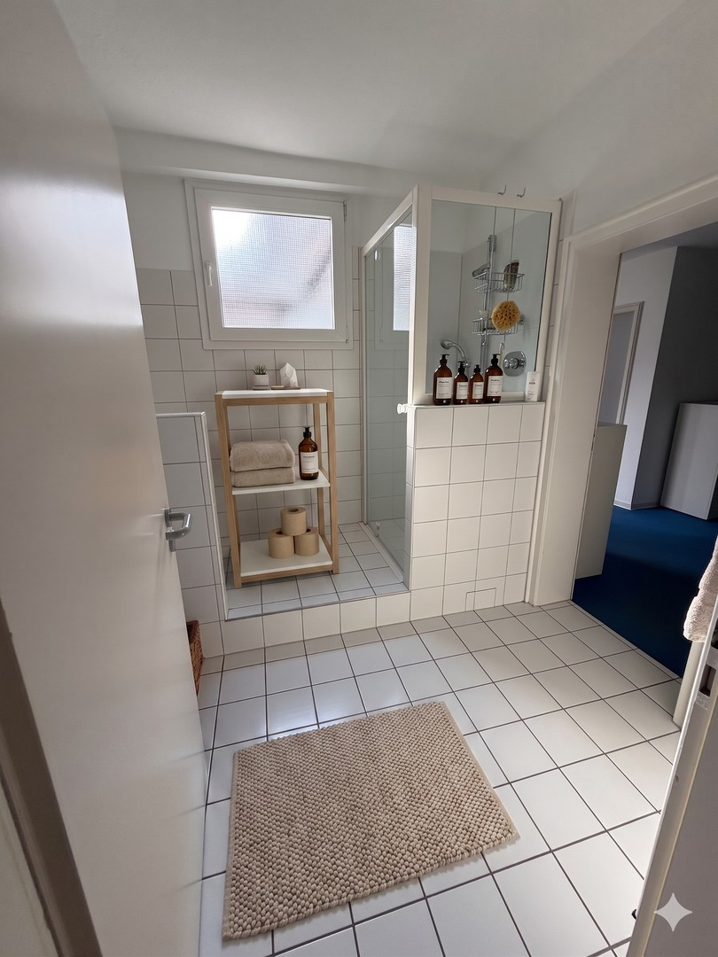 1.OG Durchgangsbadezimmer