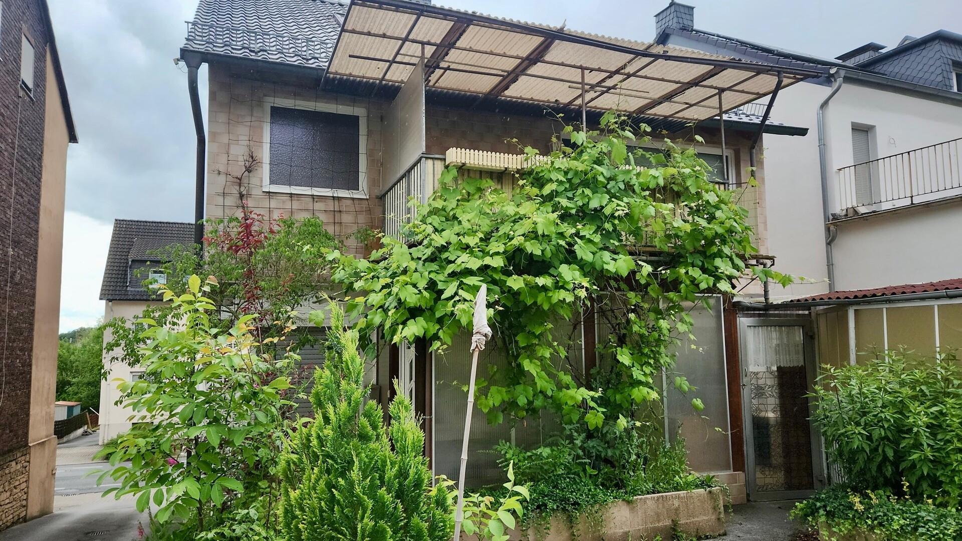 Rückansicht mit Balkon