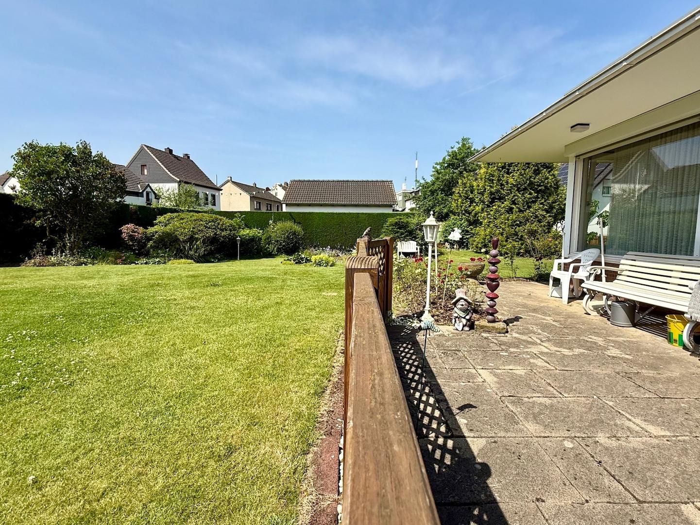 Terrasse und Garten