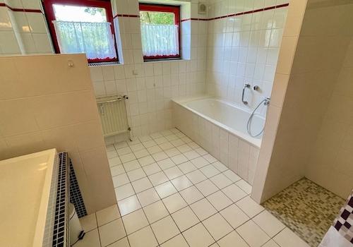 Einliegerwohnung - Vollbad